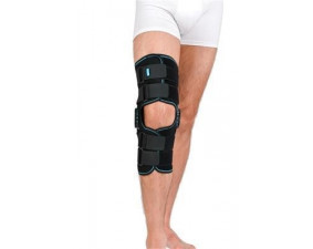Фото - Бандаж (ортез) на коленный сустав Алком 4033 с полицентричными шарнирами, цвет черный, размер универсальный